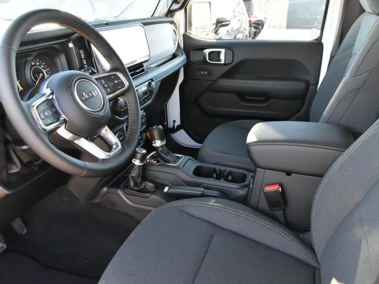 Jeep Wrangler - Image 10