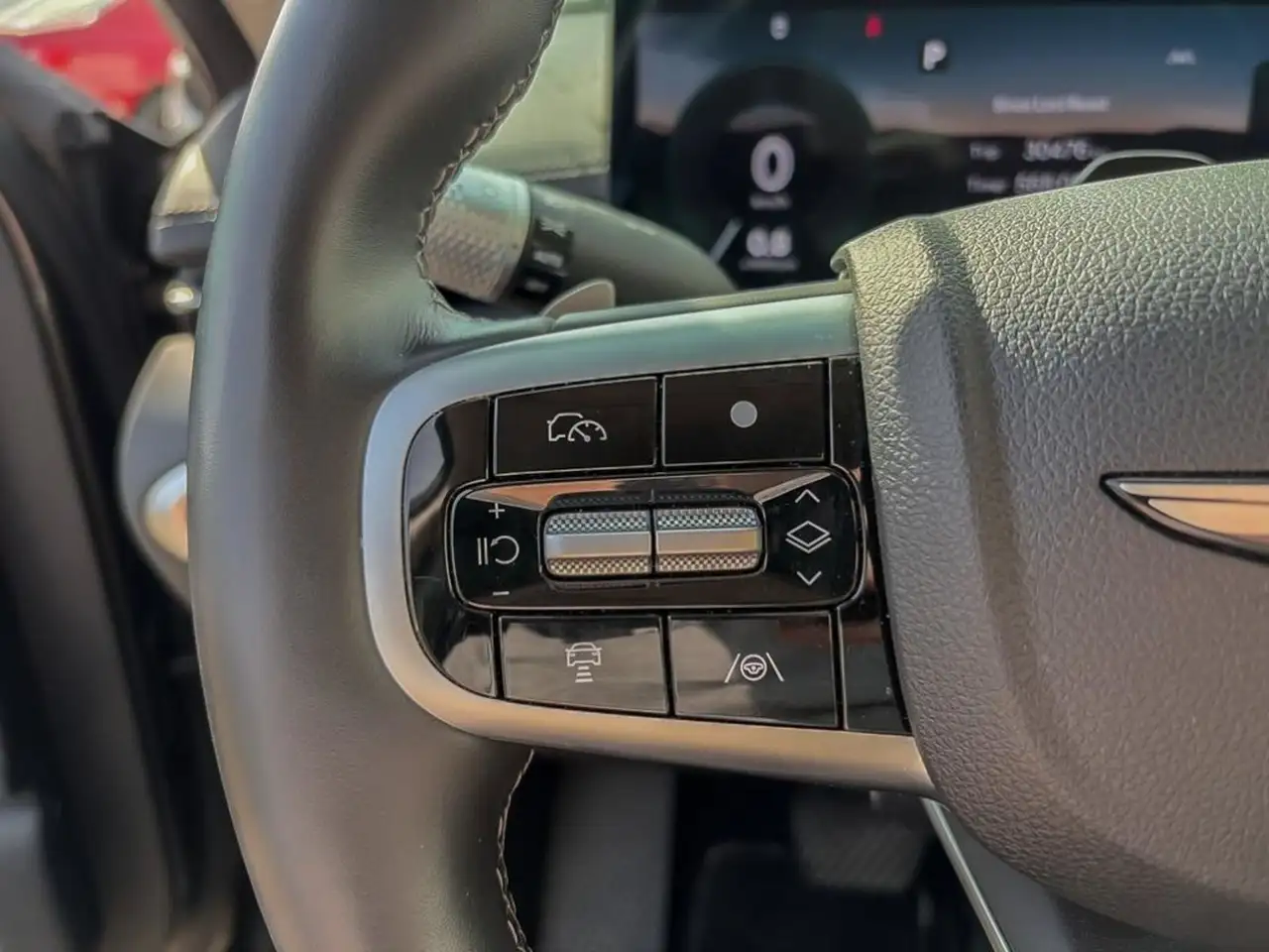 Genesis GV70 - Image 16
