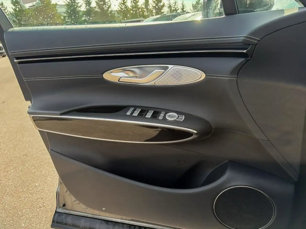 Genesis GV70 - Image 17