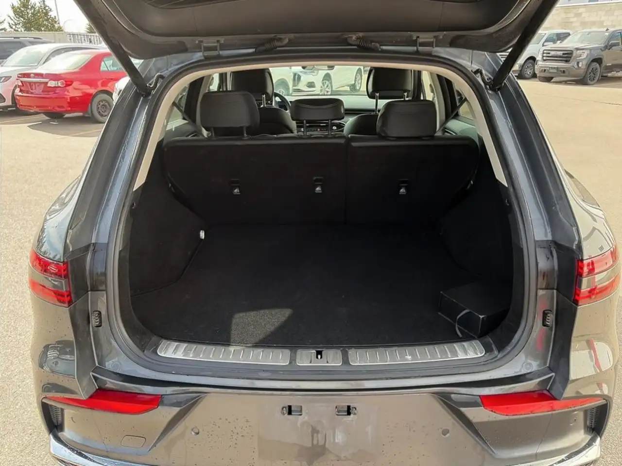 Genesis GV70 - Image 12