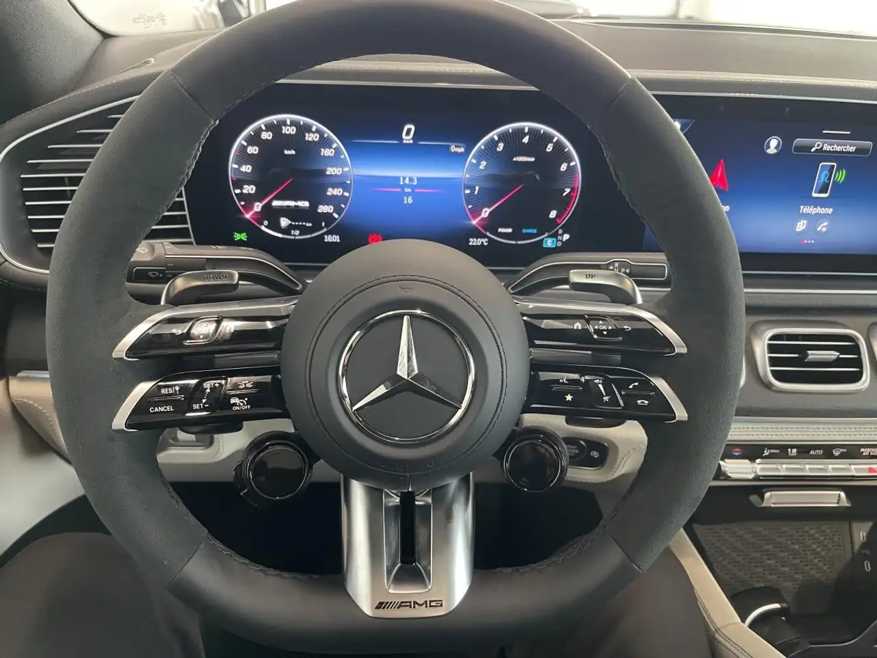 Mercedes-Benz GLE - Image 19
