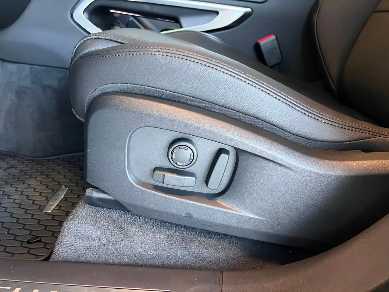 Jaguar F-Pace - Image 22