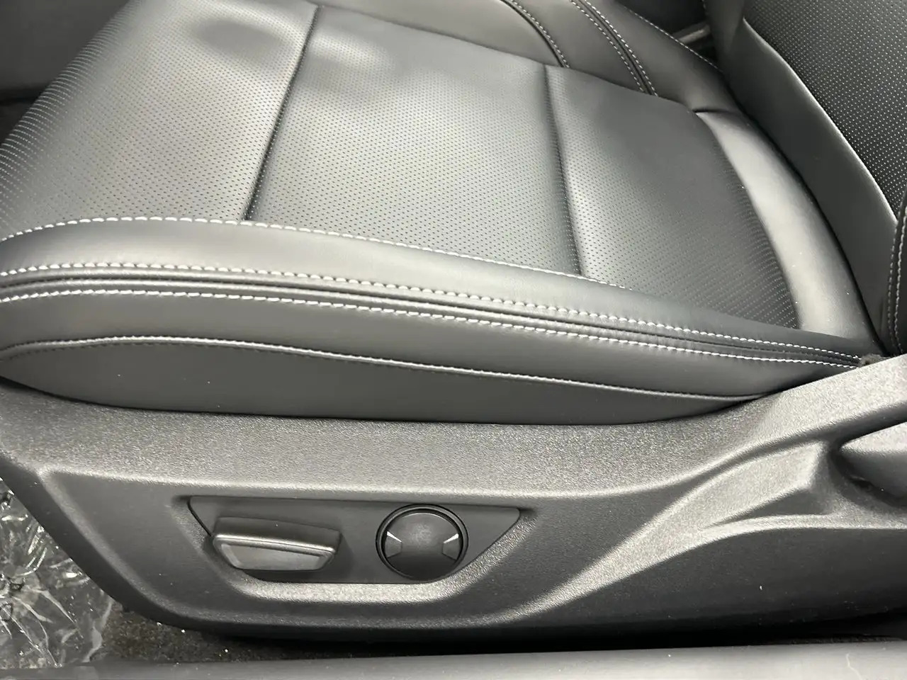 Ford Mustang - Image 20