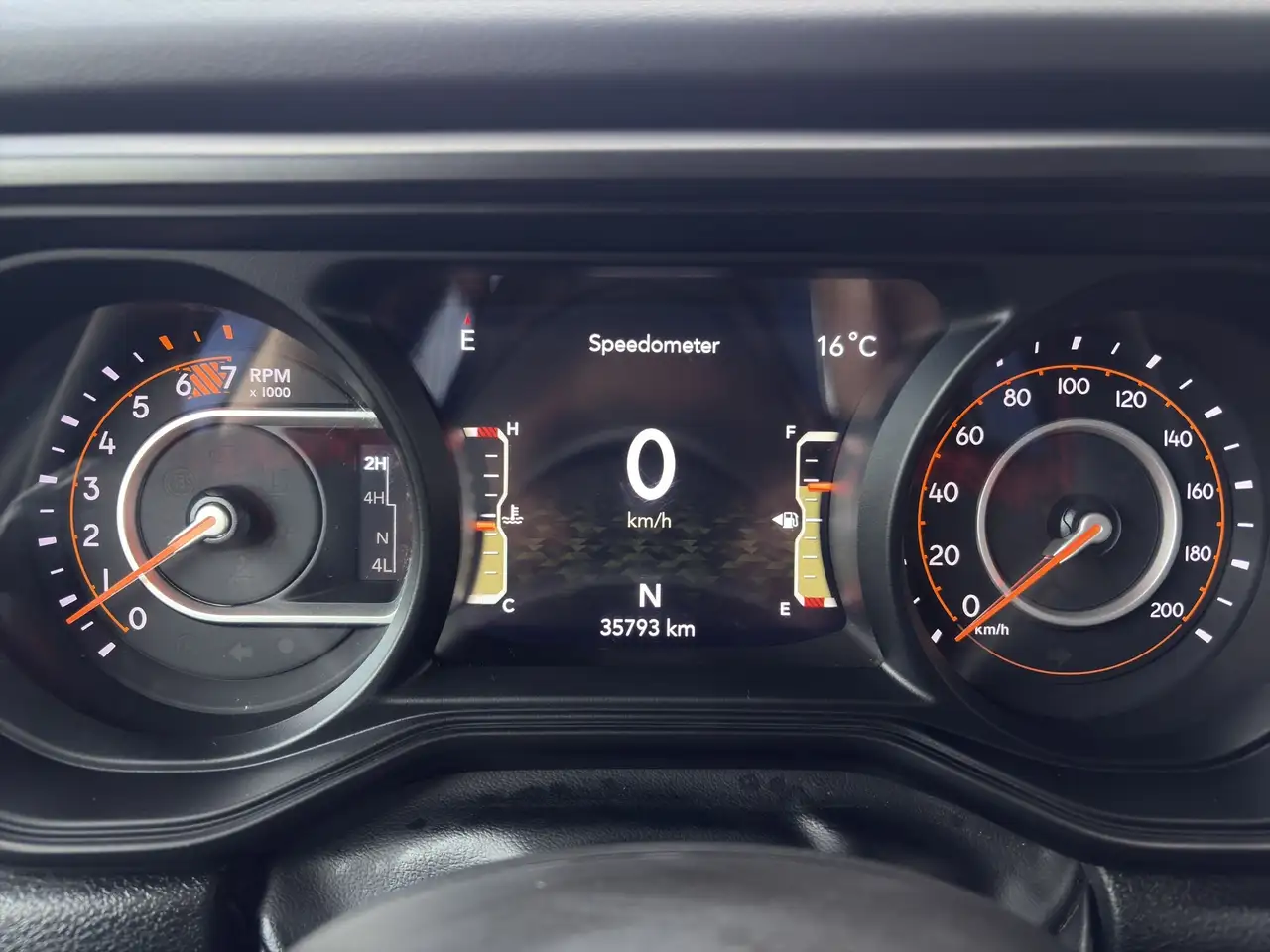 Jeep Wrangler - Image 15
