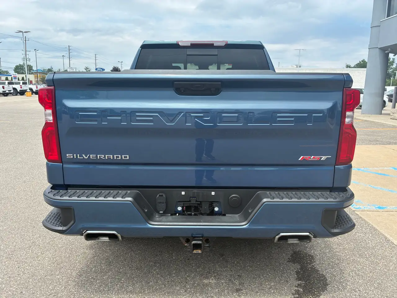 Chevrolet Silverado 1500 - Image 4