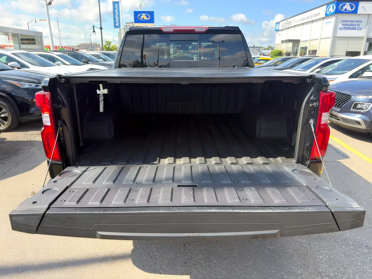 Chevrolet Silverado 1500 - Image 42