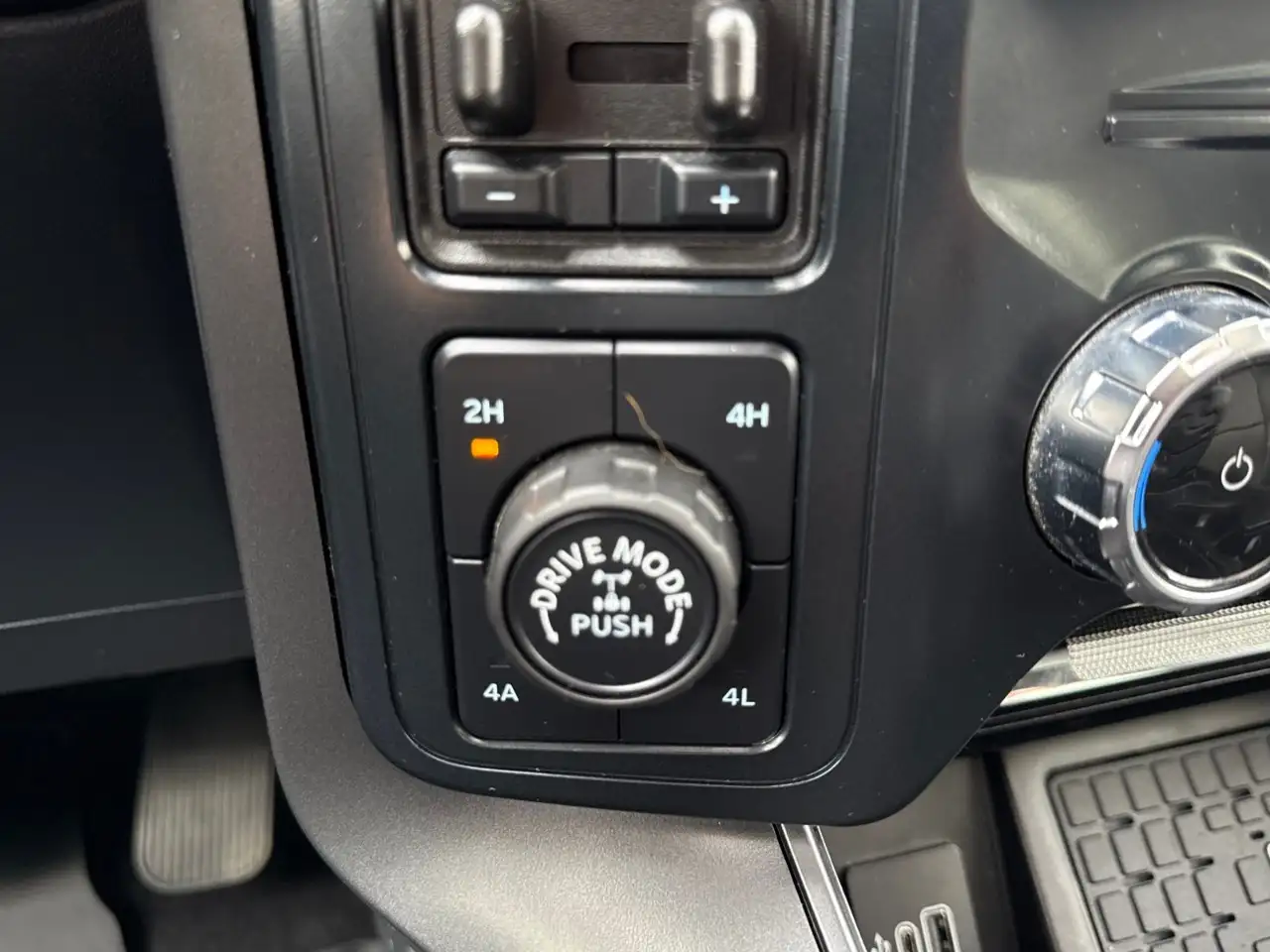 Ford F-150 - Image 24