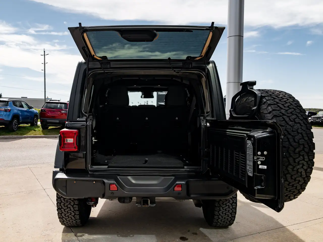 Jeep Wrangler - Image 8
