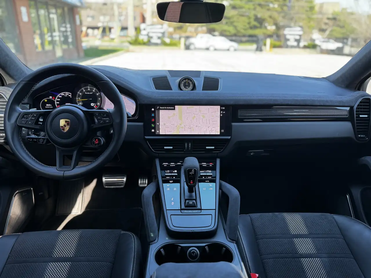 Porsche Cayenne - Image 32