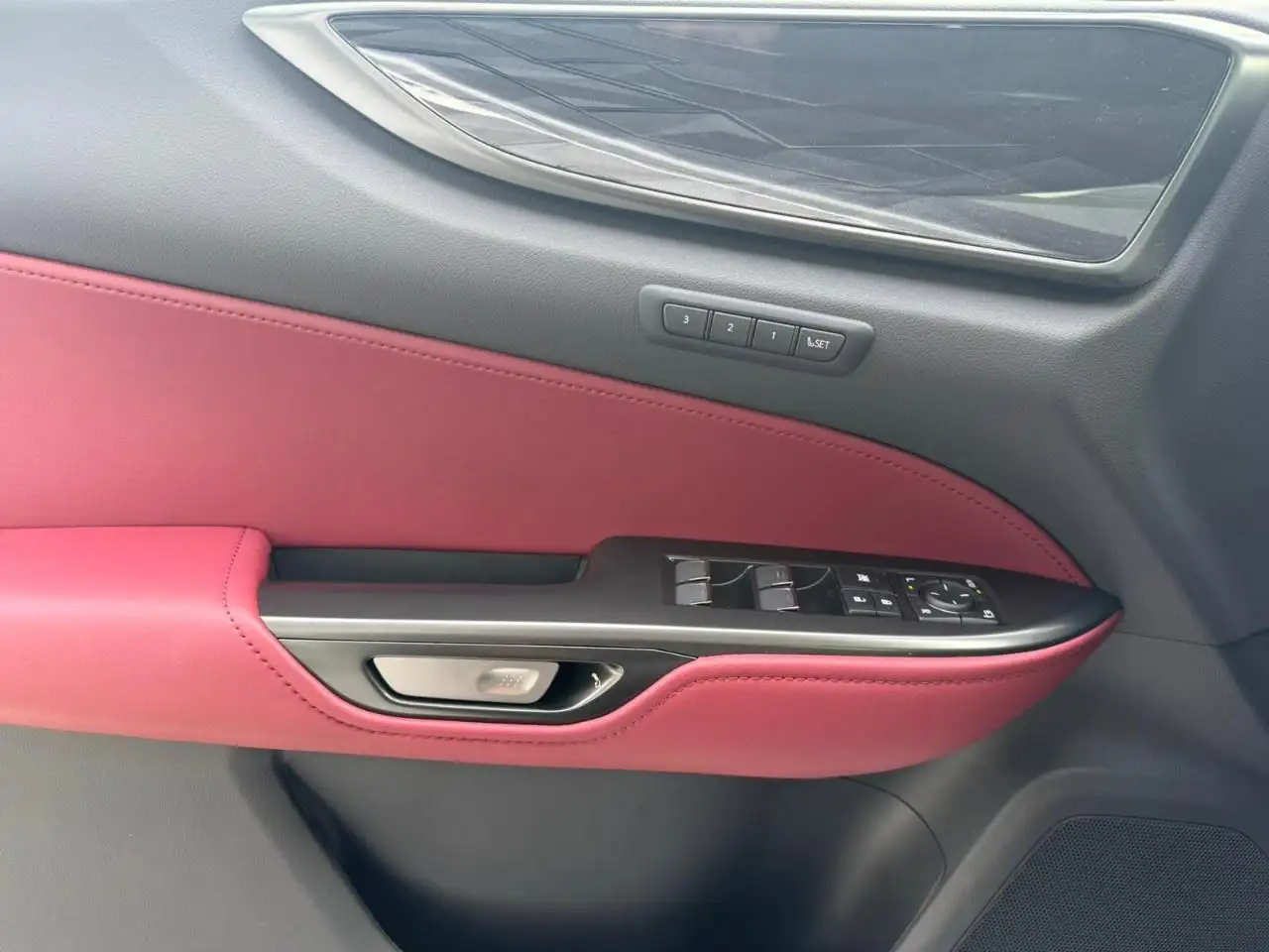 Lexus NX 350 - Image 19