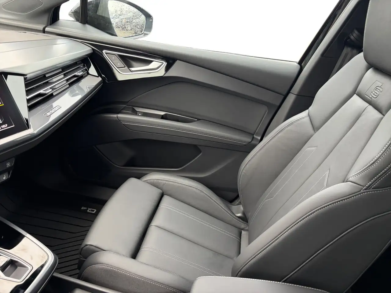 Audi Q4 e-tron - Image 18