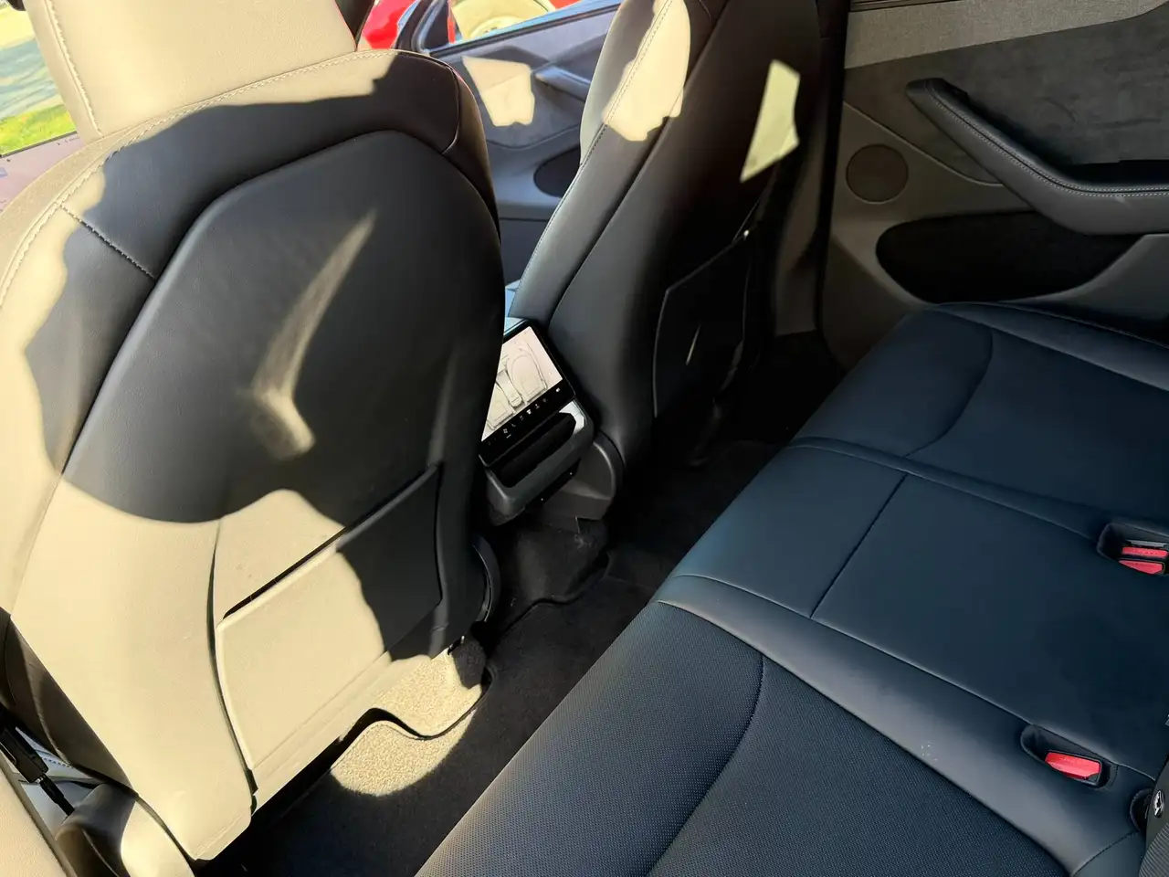 Tesla Model Y - Image 12