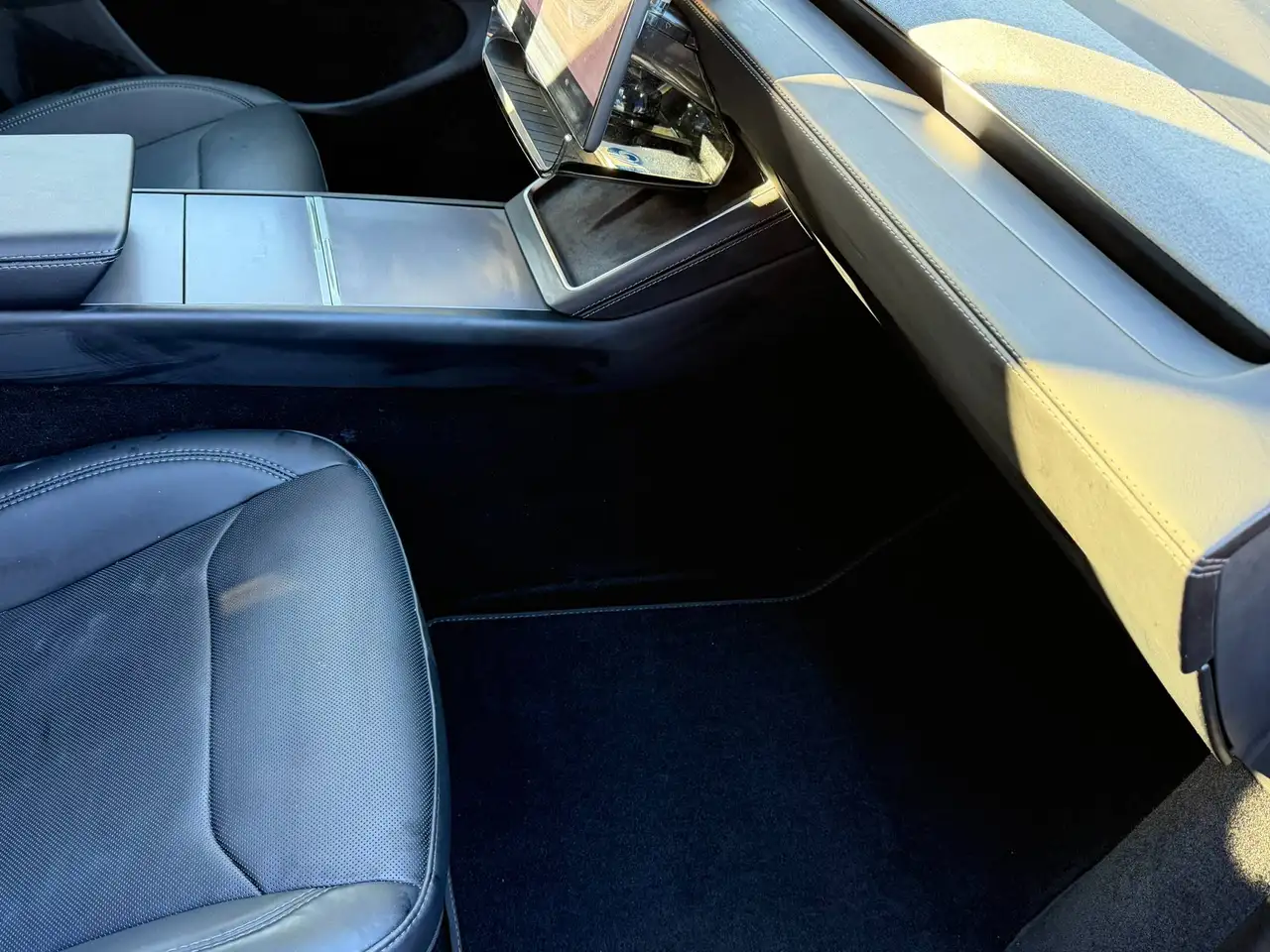 Tesla Model Y - Image 14