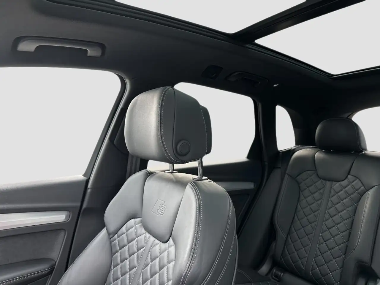 Audi SQ5 - Image 19