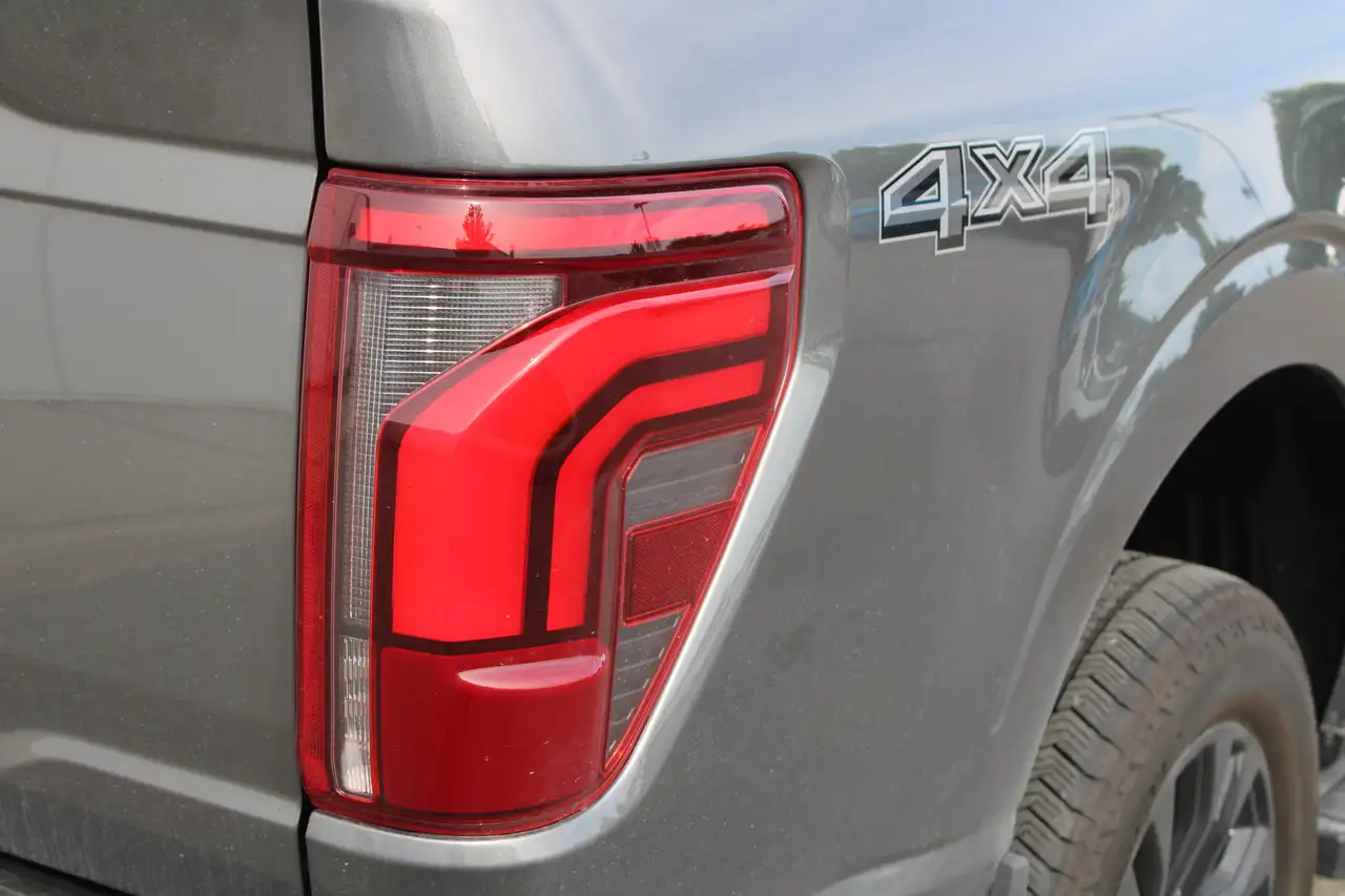Ford F-150 - Image 8