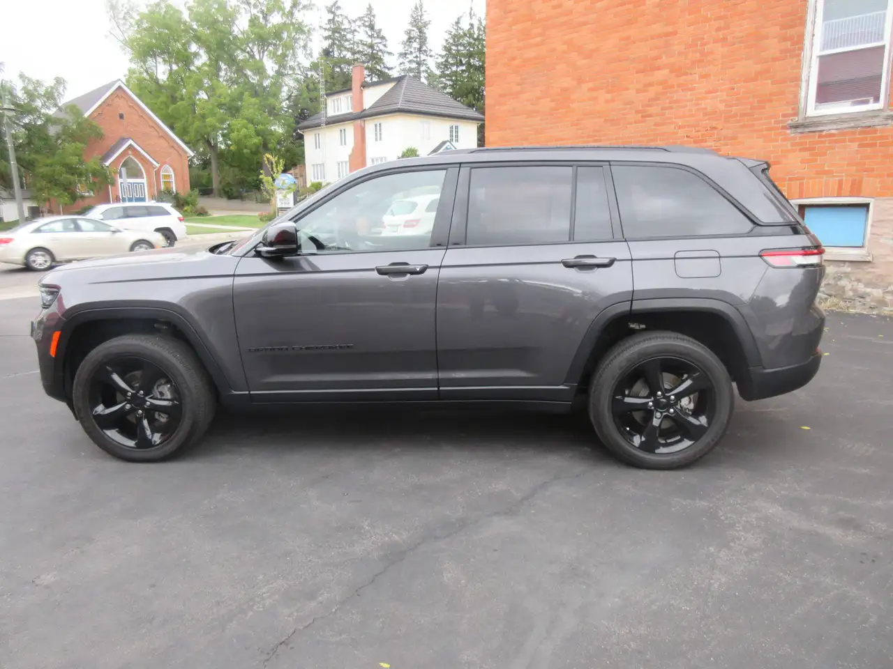Jeep Grand Cherokee - Image 5