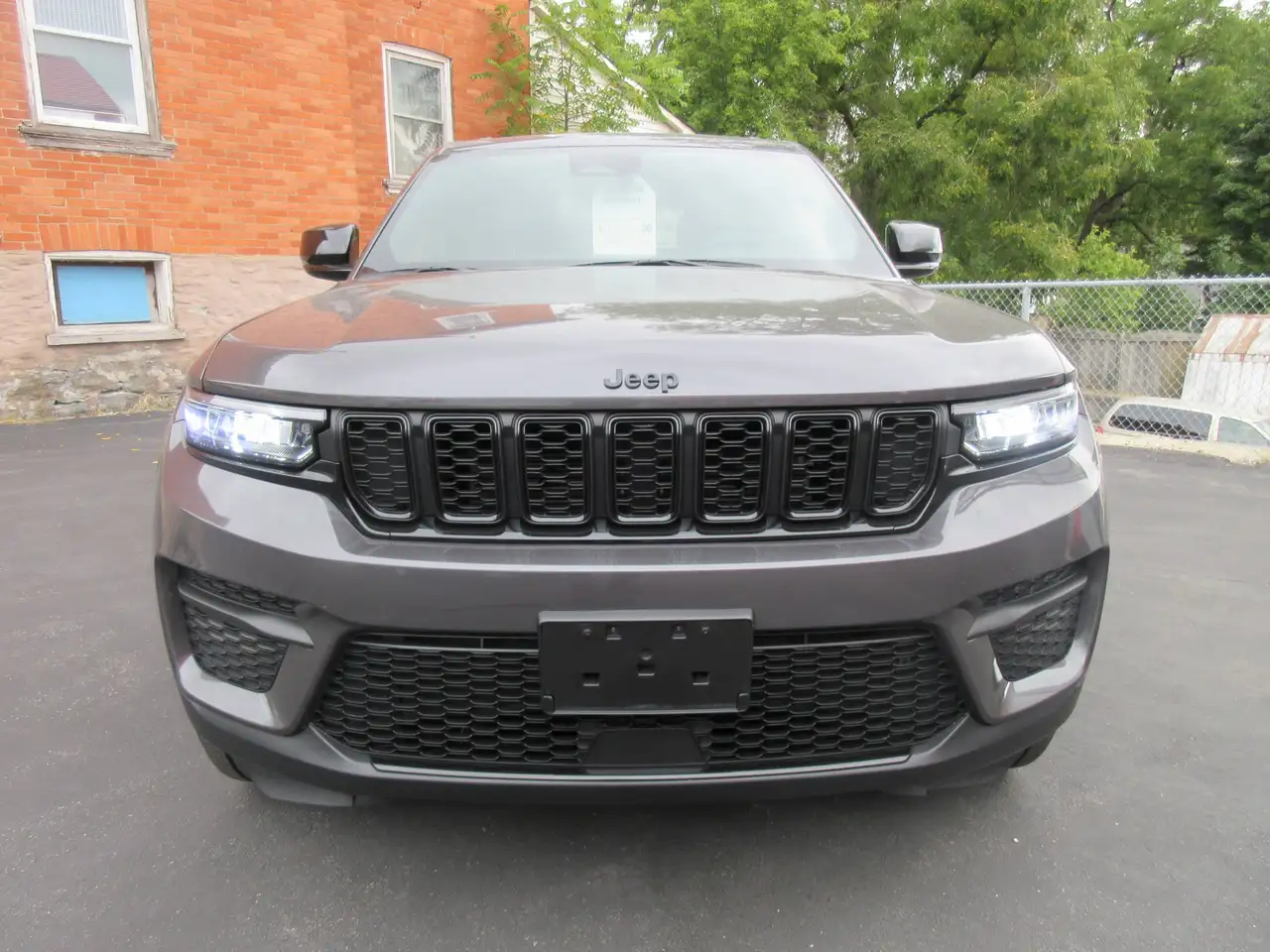 Jeep Grand Cherokee - Image 2