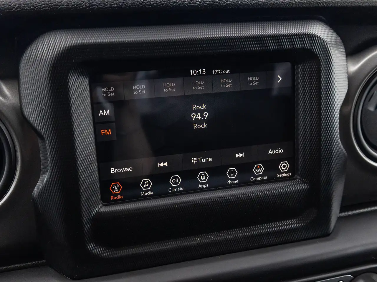 Jeep Wrangler - Image 16