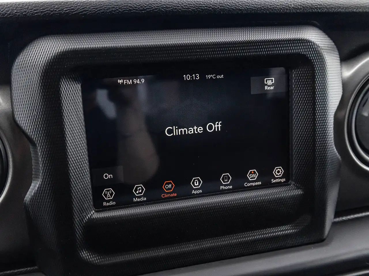 Jeep Wrangler - Image 17