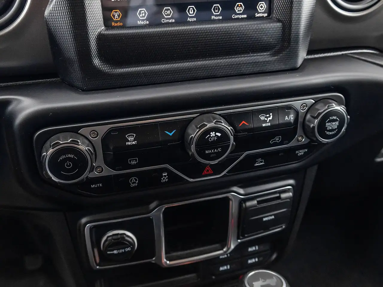 Jeep Wrangler - Image 15