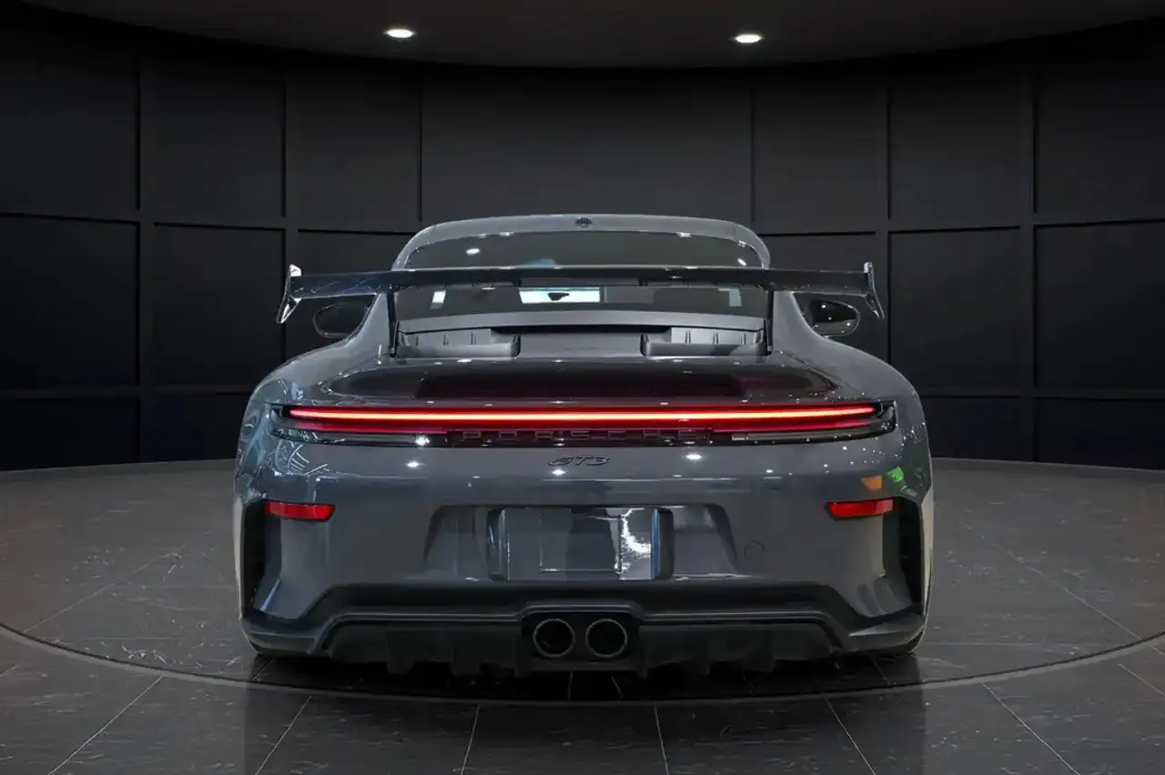 Porsche 911 - Image 7