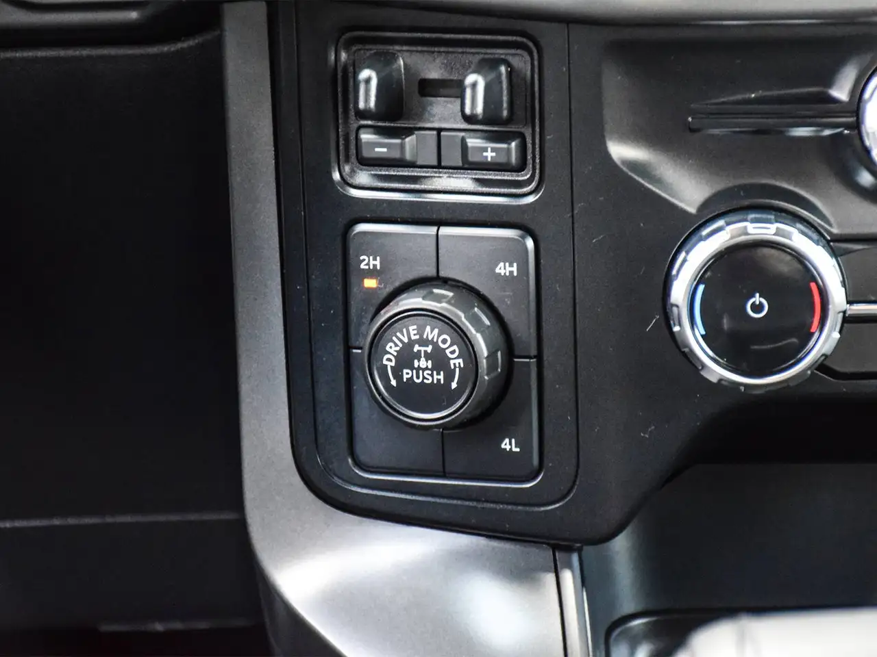 Ford F-150 - Image 22