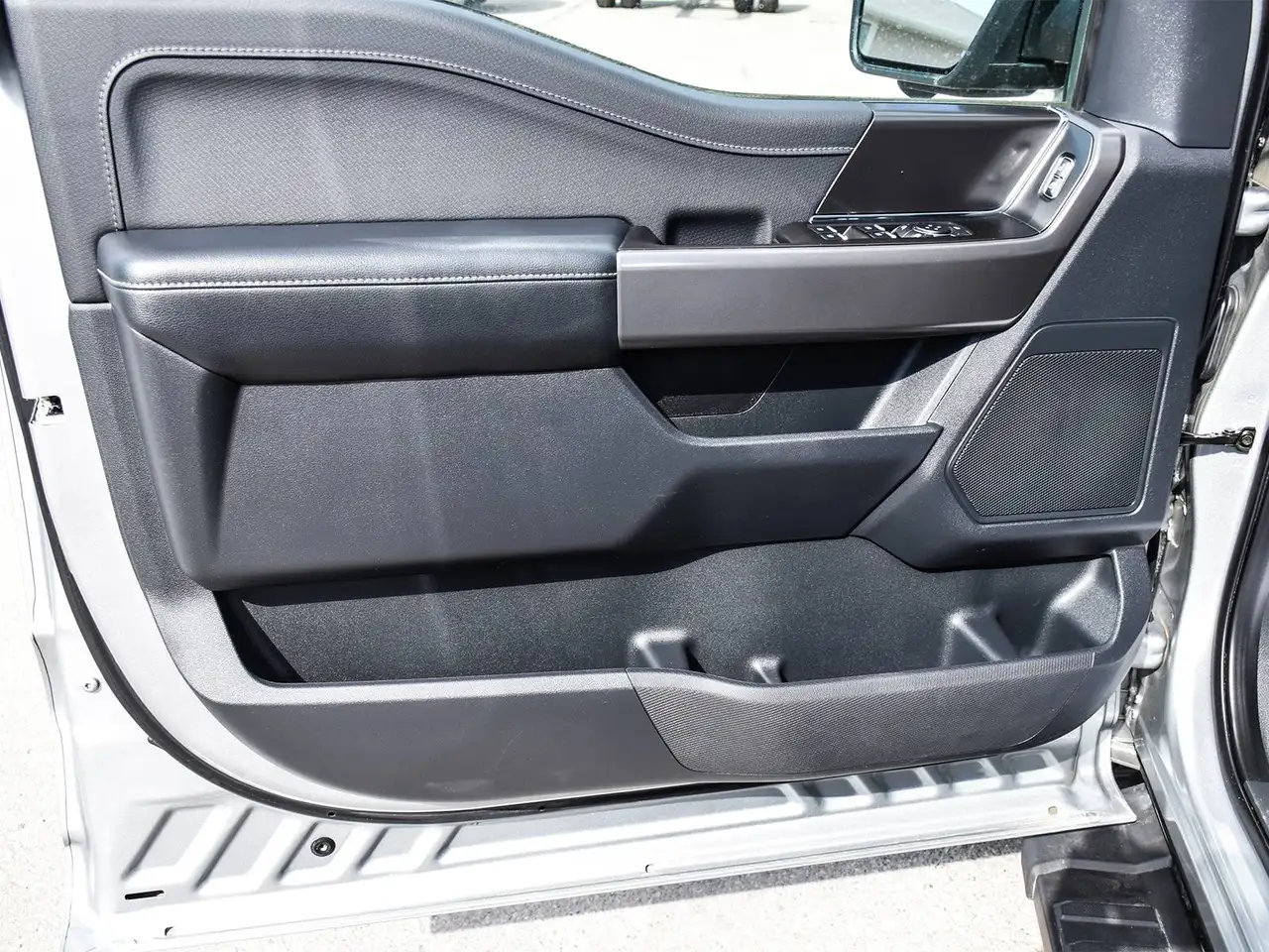 Ford F-150 - Image 10