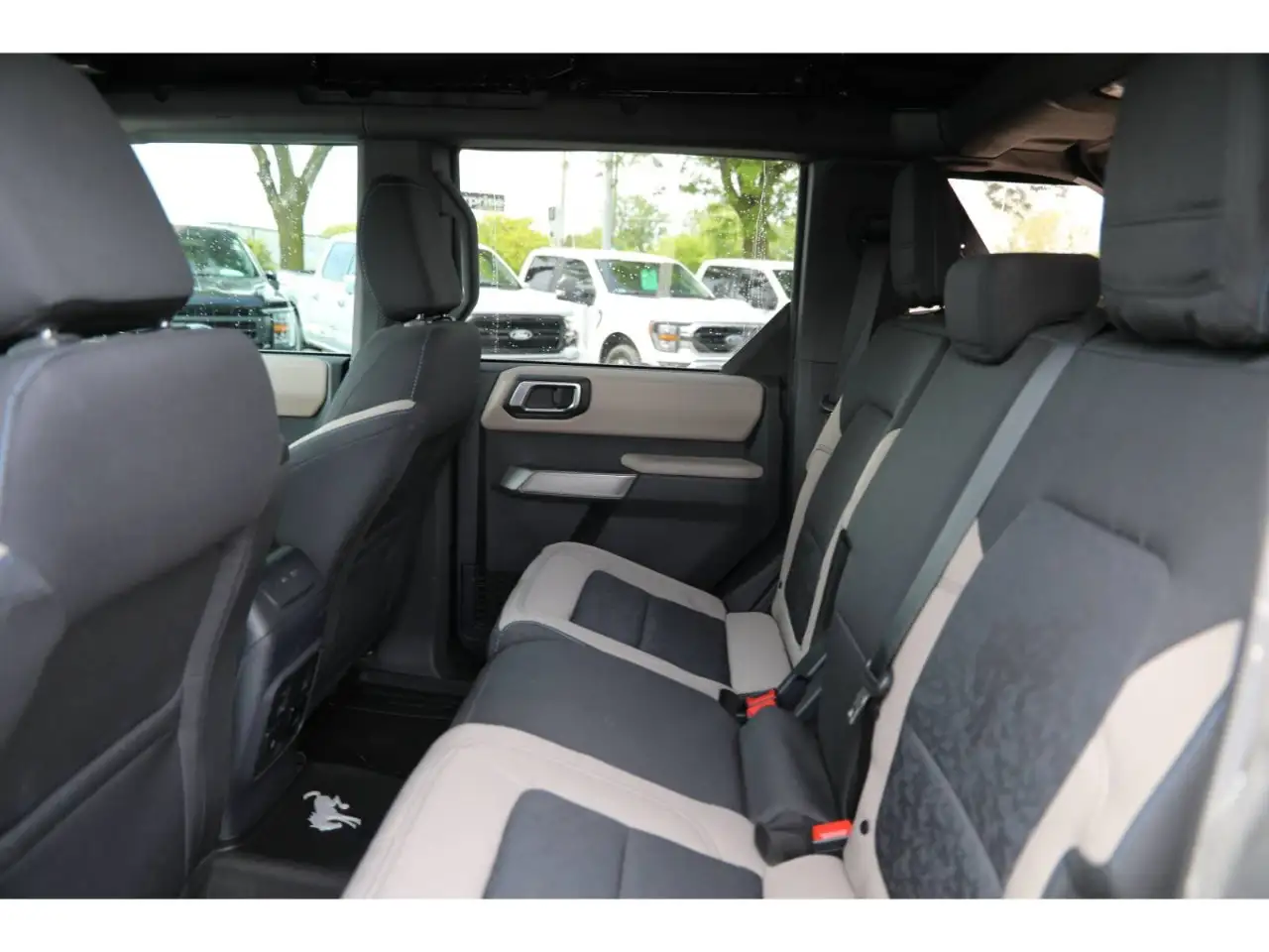 Ford Bronco - Image 12
