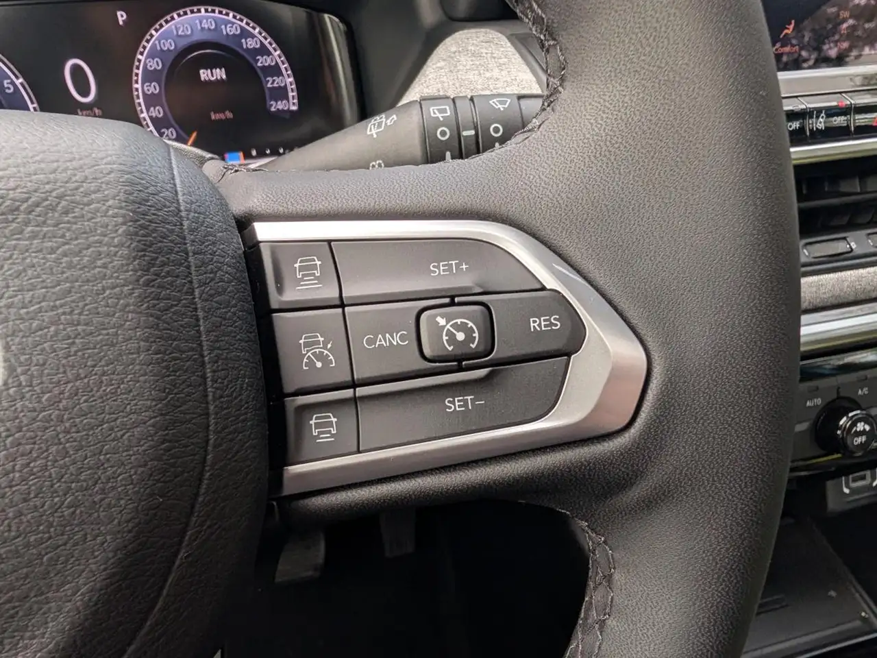 Jeep Compass - Image 25