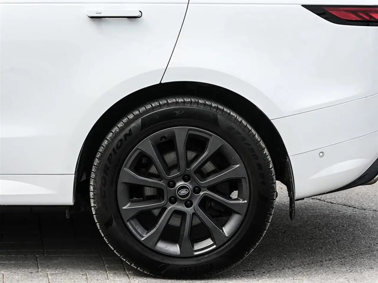 Land Rover Range Rover Sport - Image 7
