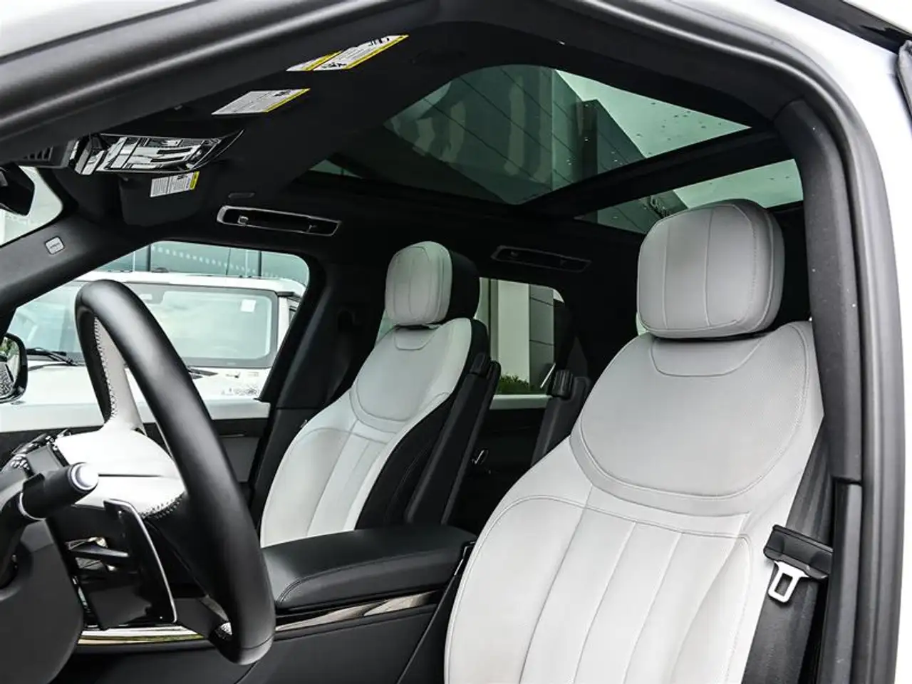 Land Rover Range Rover Sport - Image 12