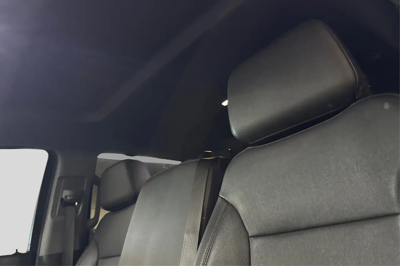 Chevrolet Silverado 1500 - Image 22