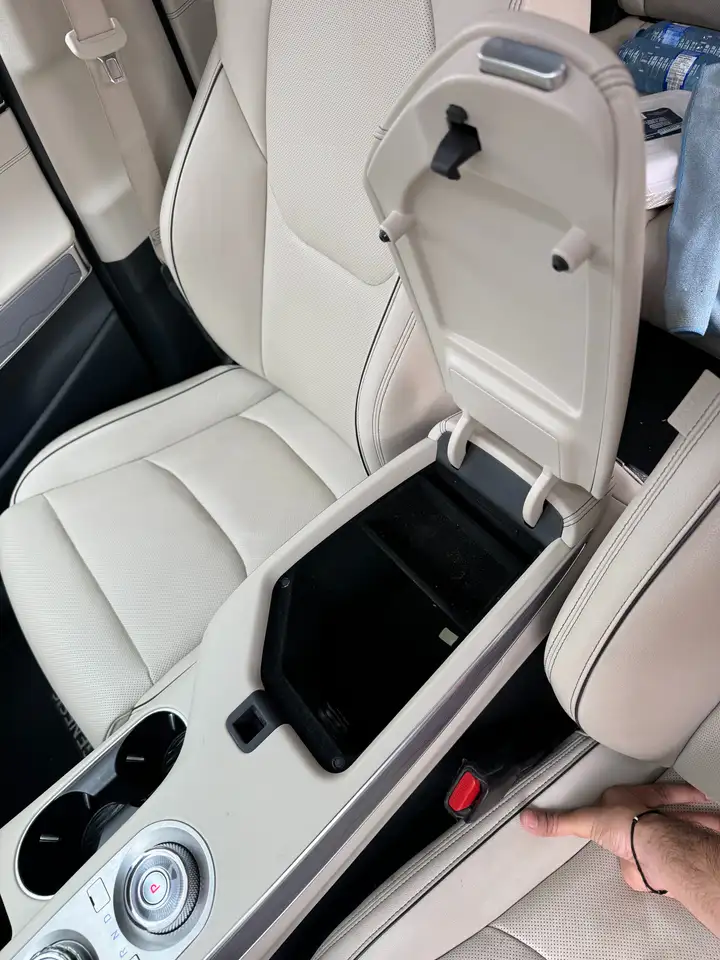 Genesis GV70 - Image 36