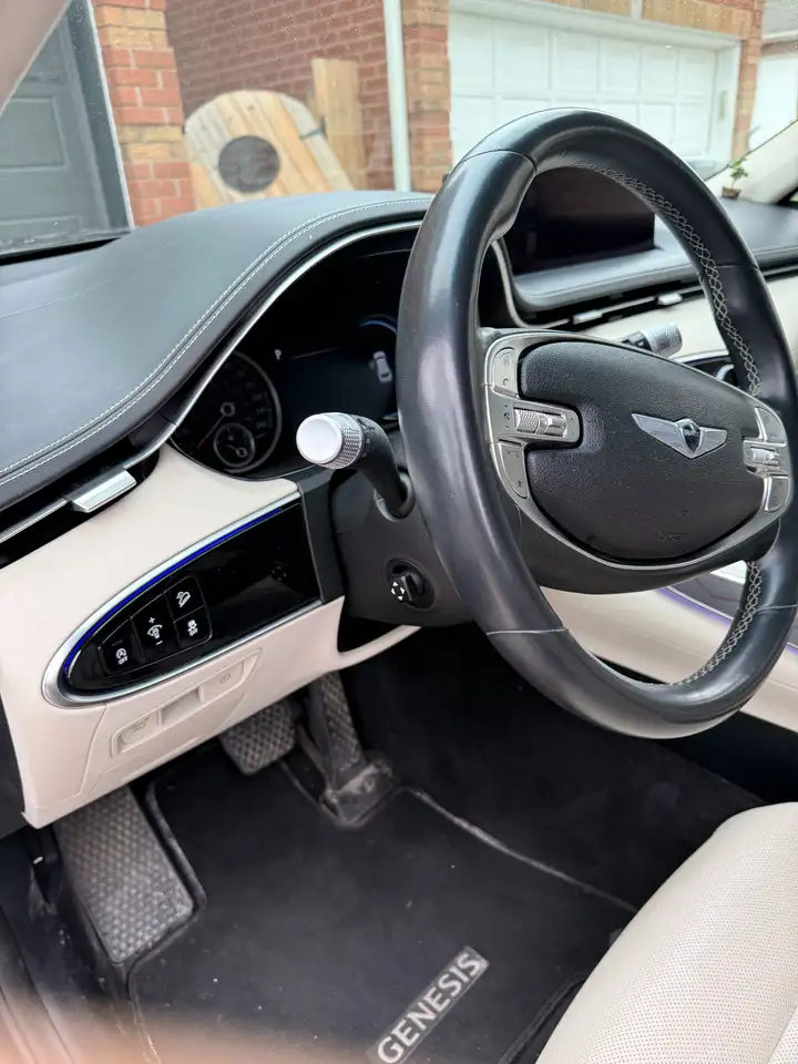 Genesis GV70 - Image 43