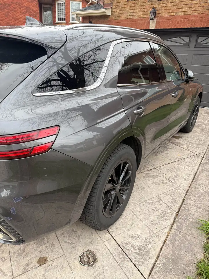 Genesis GV70 - Image 11