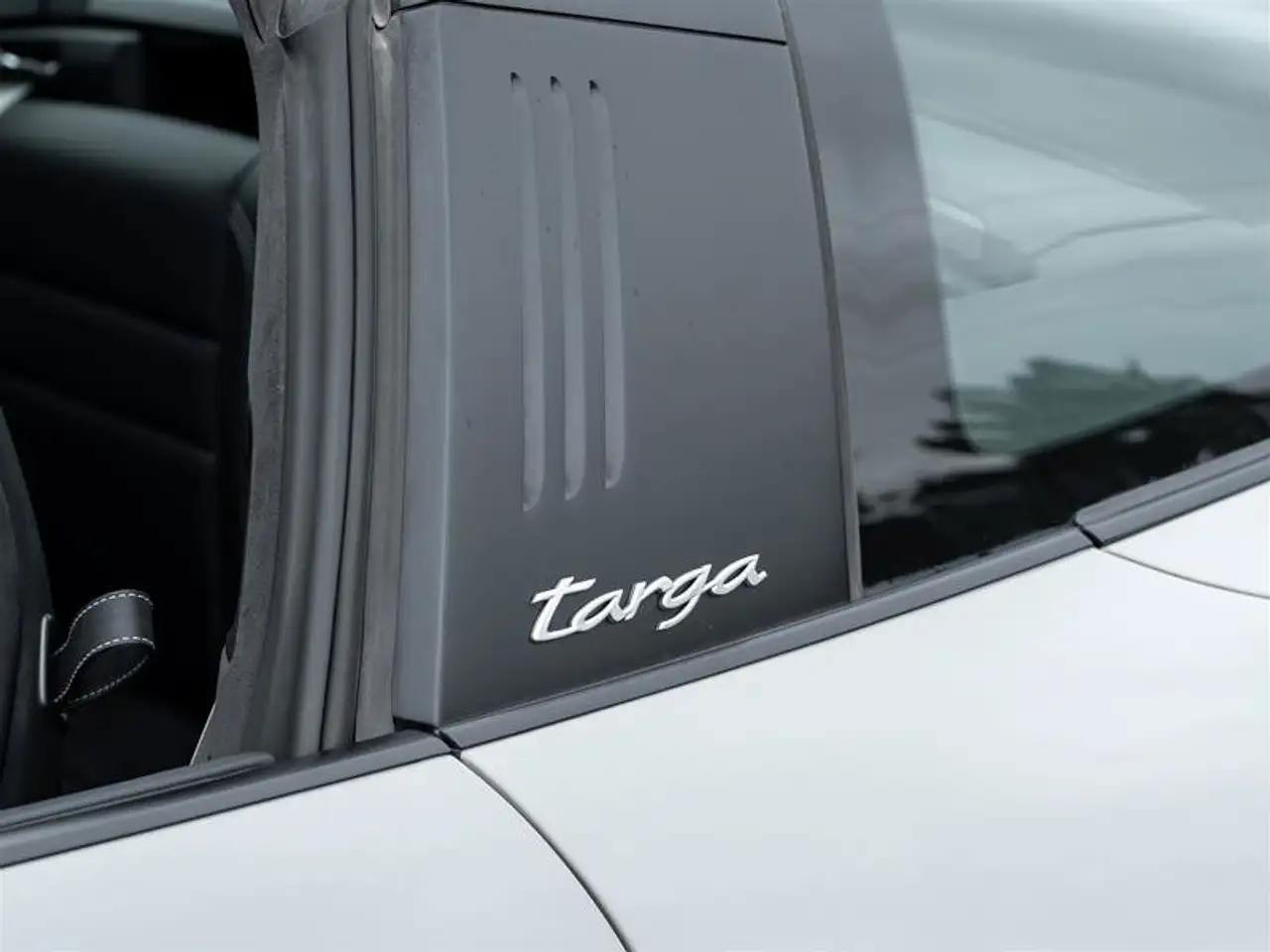 Porsche 911 - Image 17
