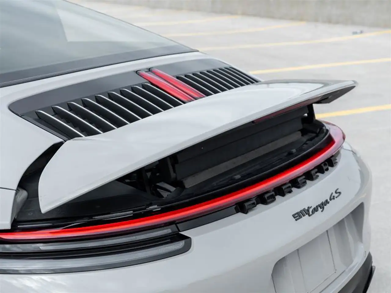 Porsche 911 - Image 13