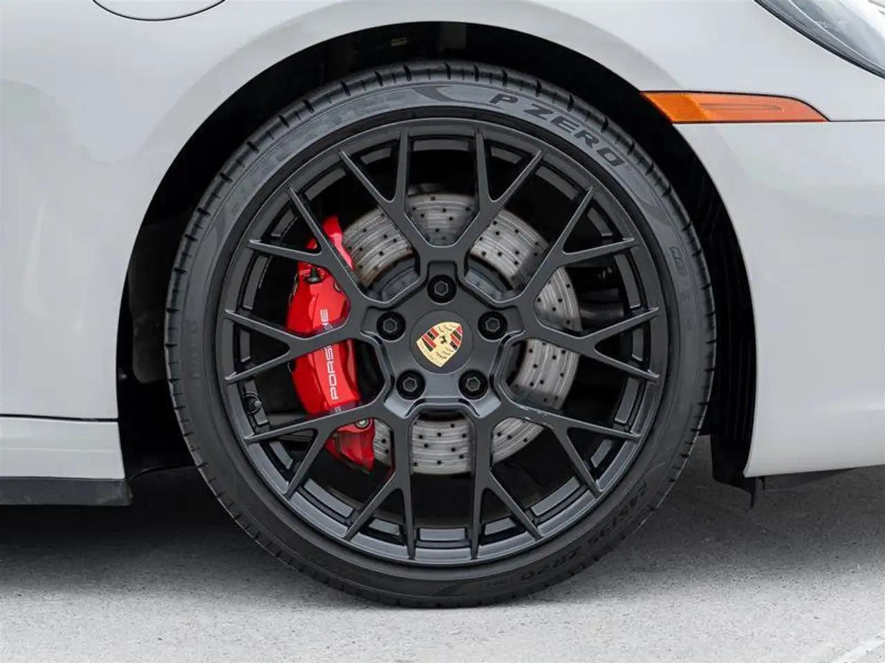 Porsche 911 - Image 21