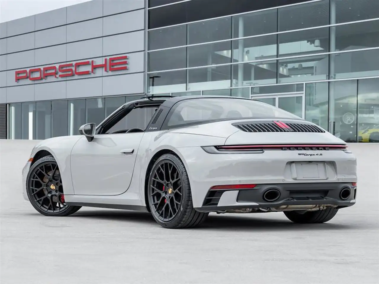 Porsche 911 - Image 7