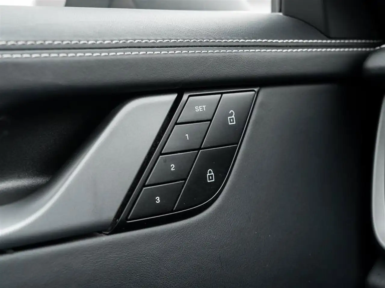 Porsche 911 - Image 31