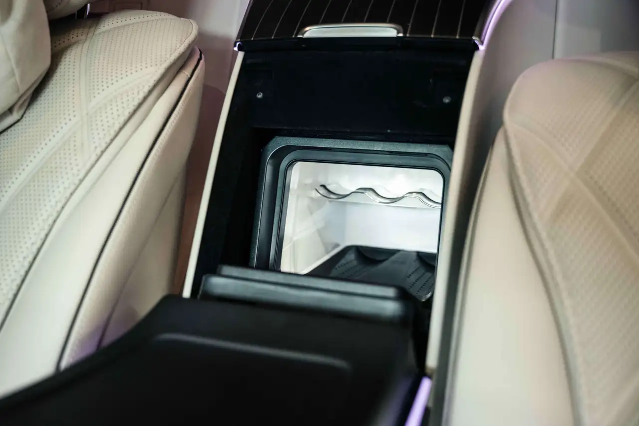 Mercedes-Benz S-Class - Image 35