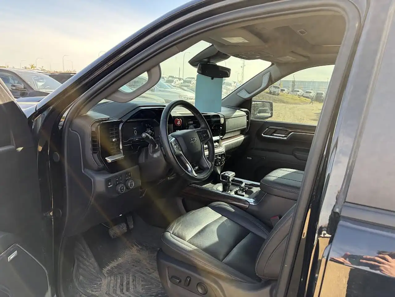 Chevrolet Silverado 1500 - Image 7
