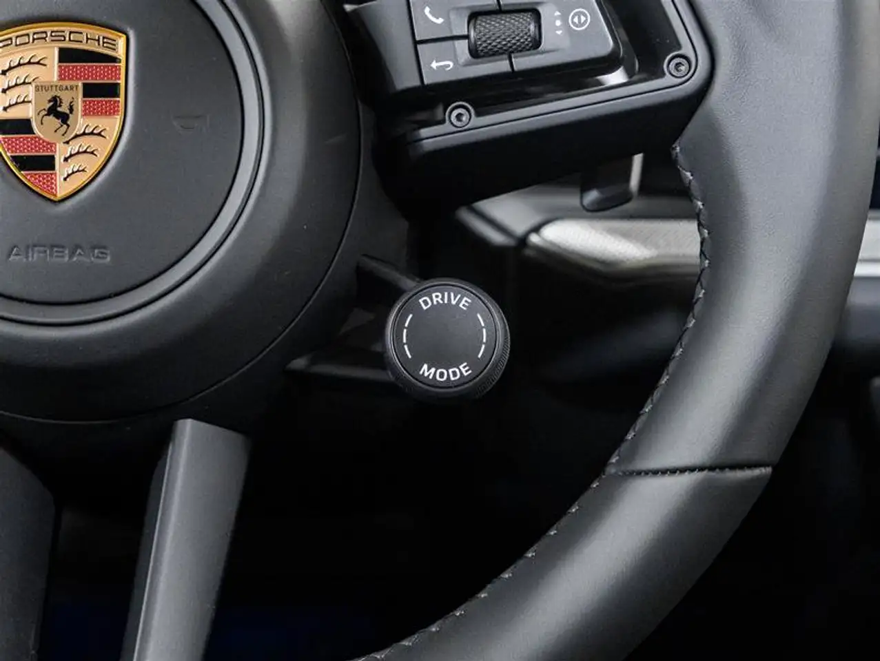 Porsche Cayenne - Image 17