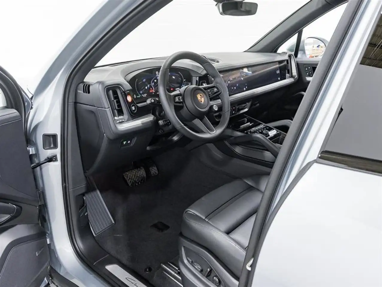 Porsche Cayenne - Image 15