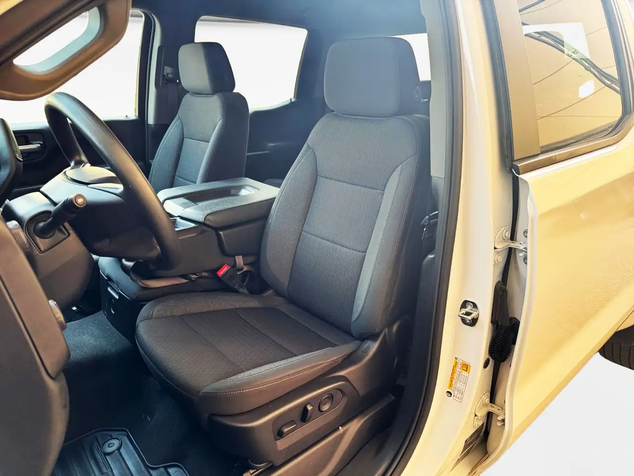 Chevrolet Silverado 1500 - Image 11