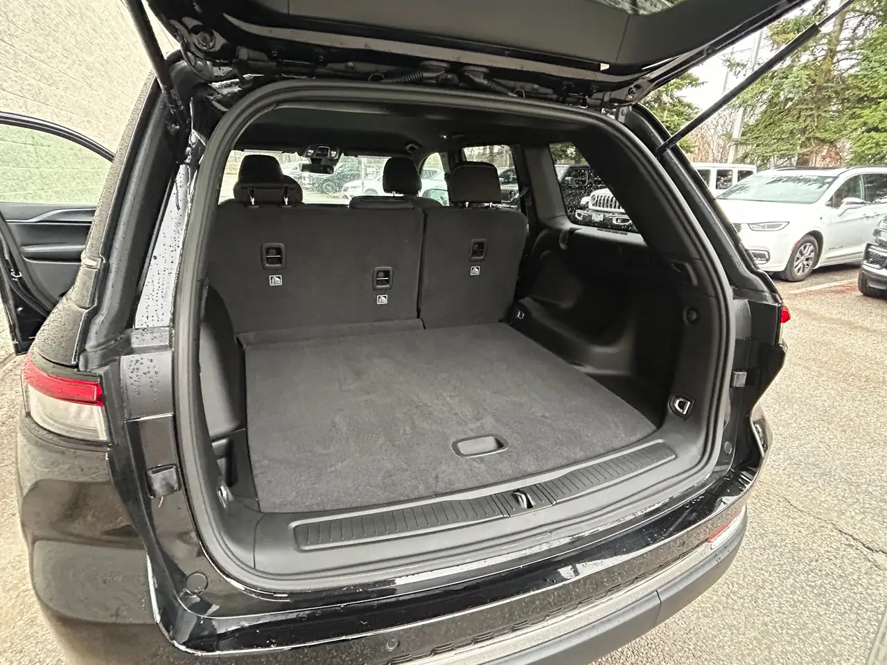 Jeep Grand Cherokee - Image 9