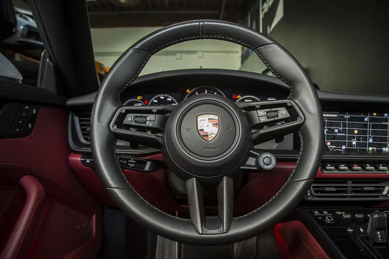 Porsche 911 - Image 17