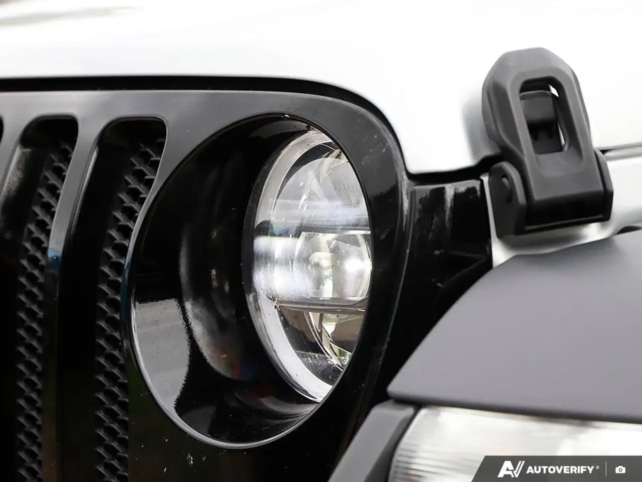 Jeep Wrangler - Image 10