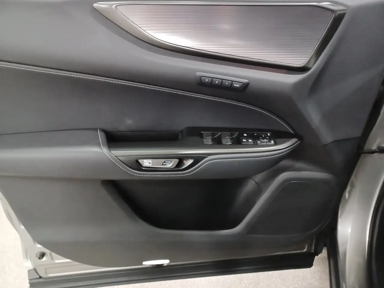 Lexus NX - Image 8