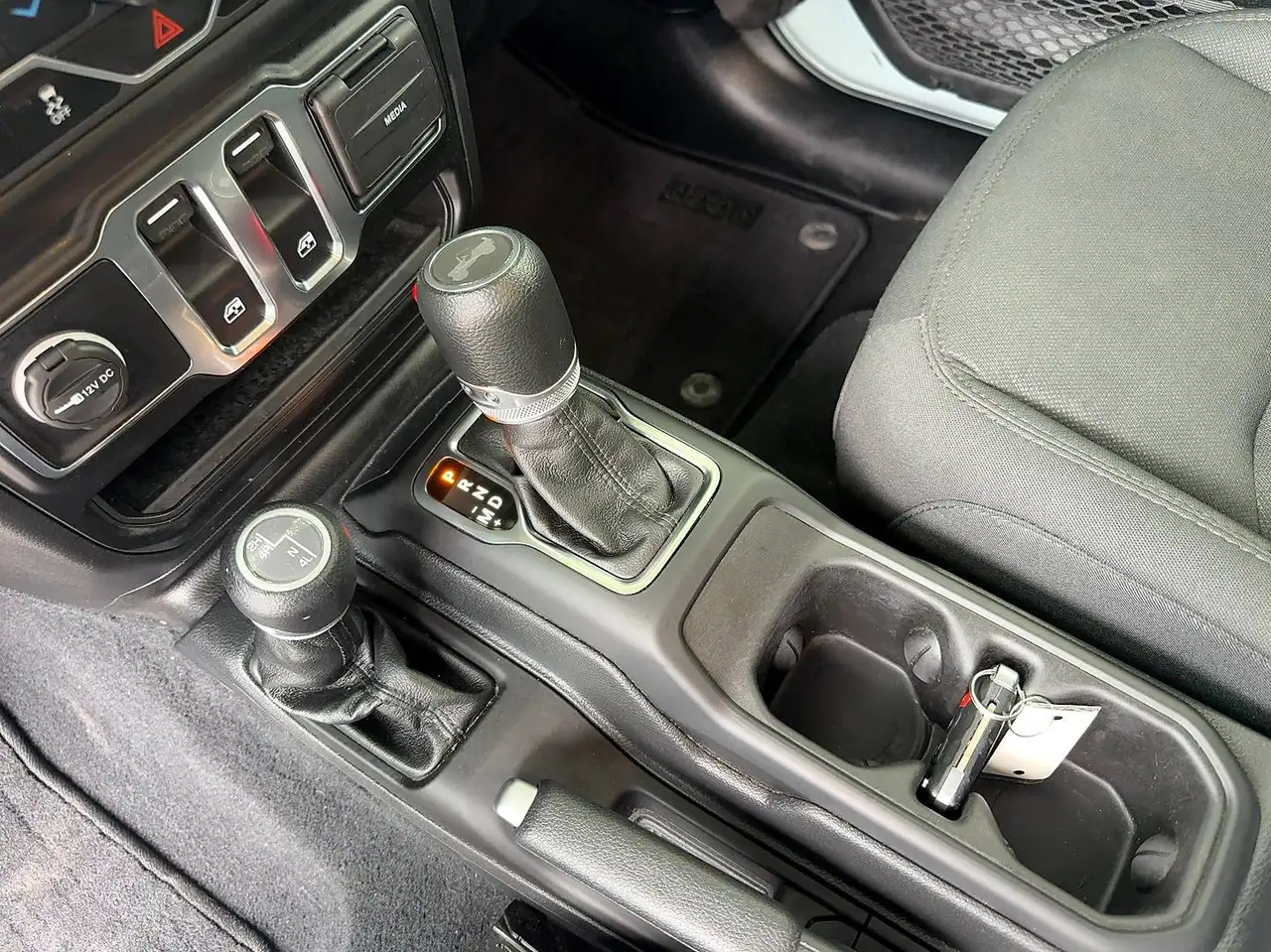 Jeep Wrangler - Image 16